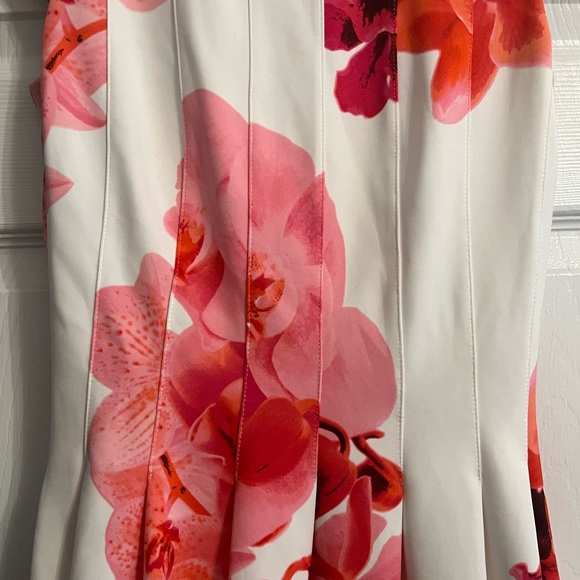 Calvin Klein Pleated dress - Picture 2 of 3